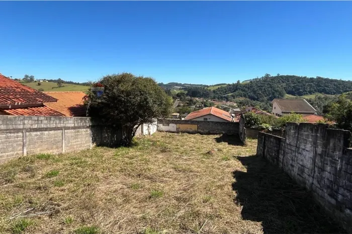 Terreno à venda com 360 m² na região central de Jarinu | A PREFEITURA ESTÁ A APENAS 100m D