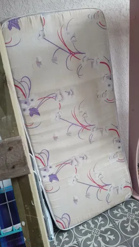 CAMA MONTESSORIANA INFANTIL ROSA