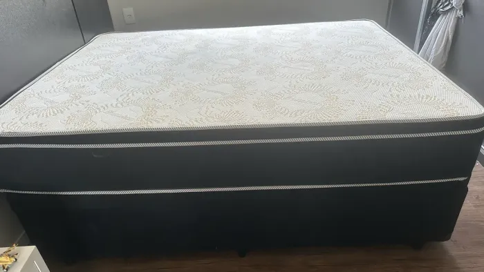 Cama box baú de casal padrão 1,38 excelente estado de conservação 