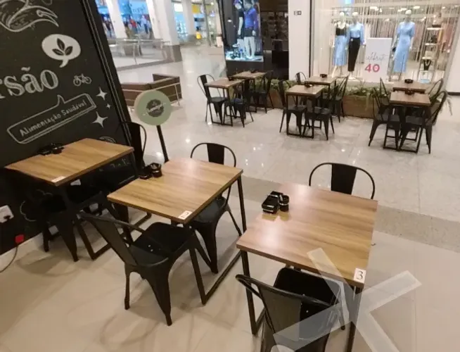 Mesas e cadeiras para lanchonete