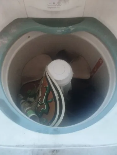 Máquina de lavar pra quem mexe com concerto..ela liga 
