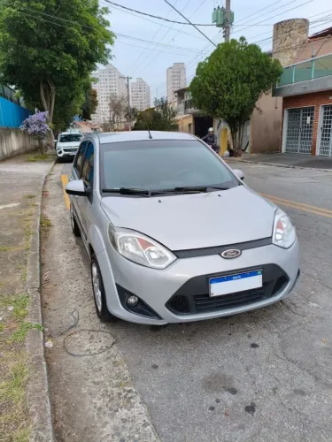 Ford Fiesta SE 1.6 8V Flex 5P 2014