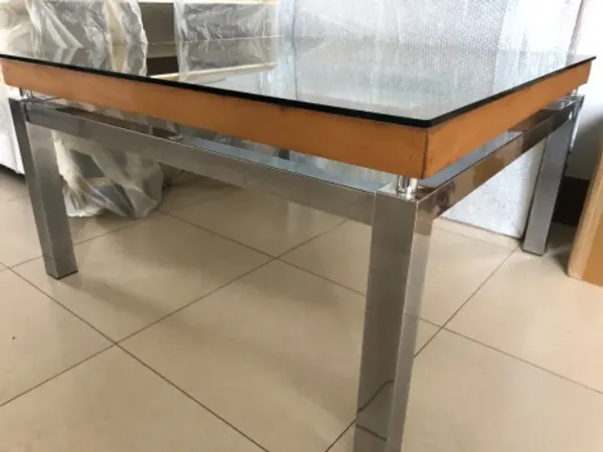 Mesa de centro quadrada
