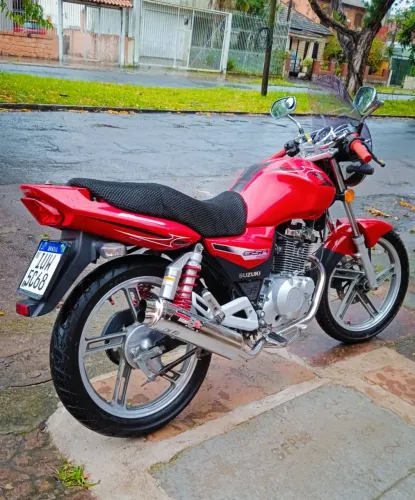 Moto Suzuki GSR 150I 