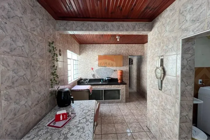 Casa no bairro Santa Cruz, próximo ao centro, 3 dormitórios, 147m2, por R$470.000,00