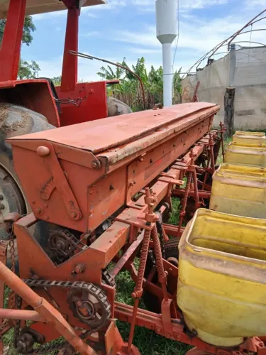 PLANTADEIRA SEMEATO USADA