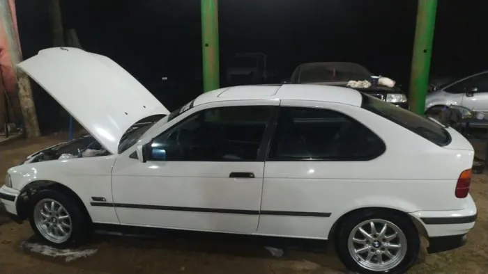 BMW 328I /IA (modelo Antigo) 1996