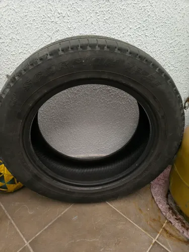 Pneu 215/60 aro 17