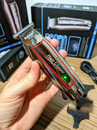 Máquina Kemei KM-032 Sem Fio | Acabamento, Barba e Cabelo | Nova