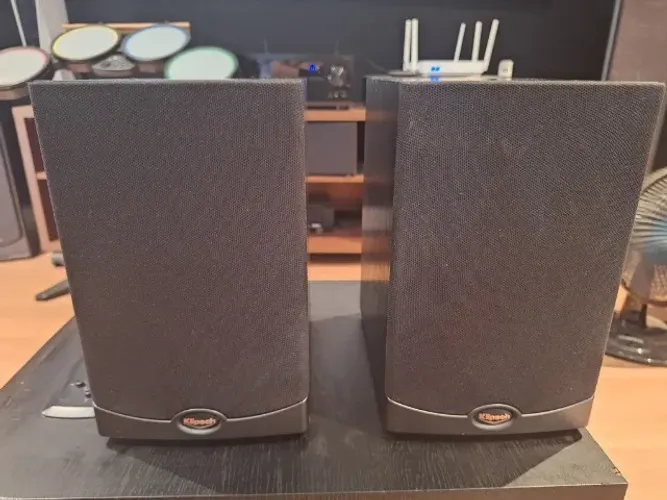 Par de Caixas Klipsch RB-10