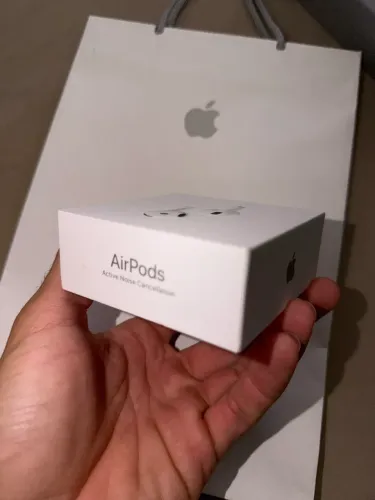 AirPods 4 - Cancelamento de Ruído