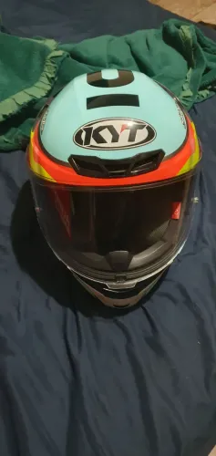 Capacete kyt