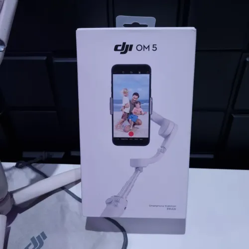 OFERTA - GIMBAL ESTABILIZADOR PARA SMARTPHONE - Dji Osmo Mobile 5 Cor Branca Completo