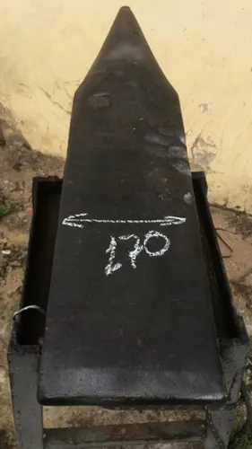 Bigorna Firminy francêsa peso 304 lbs