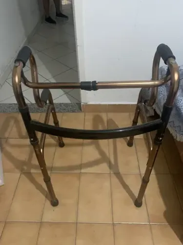 Andador de alumínio Cobre, Semi Novo 