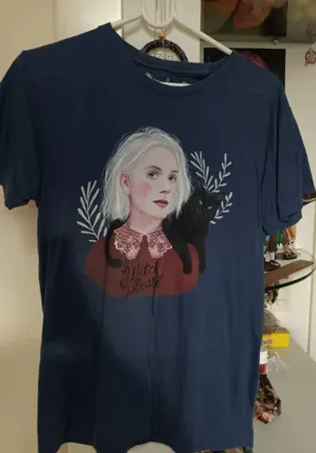 Camiseta de O Mundo Sombrio de Sabrina - P