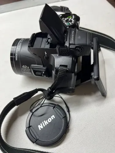 Câmera Fotográfica Nikon R$ 999,00