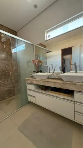 VENDO CASA DOIS PAVIMENTOS EM CONDOMÍNIO! OPORTUNIDADE!