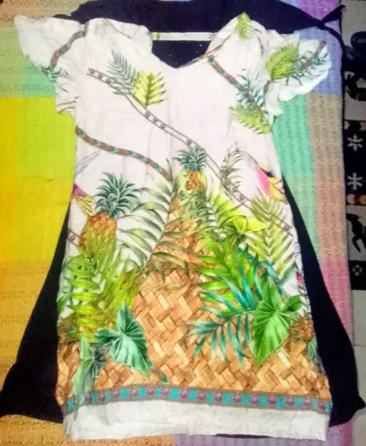 7 VESTIDOS TAM.M. 20R$ cada/ 120R$ todos..