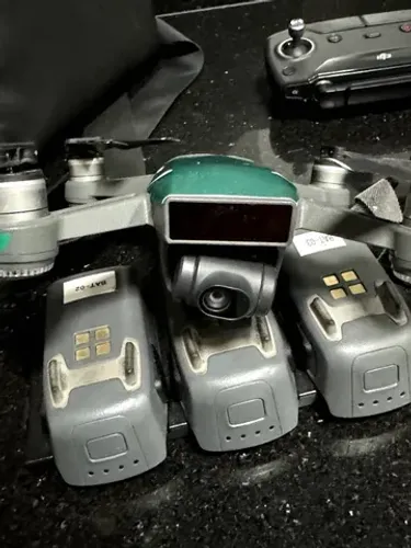 DJI Spark - Combo Fly More c/ 3 baterias