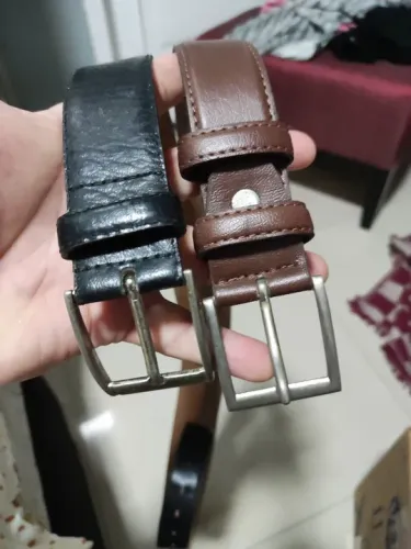 Cintos de couro - 2 peças R$60