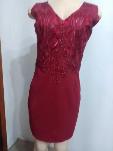 Vestido bordado com pérolas e mini miçangas - tamanho G
