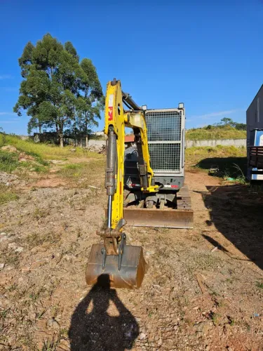 Mini escavadeira ano 2020 3.5 ton