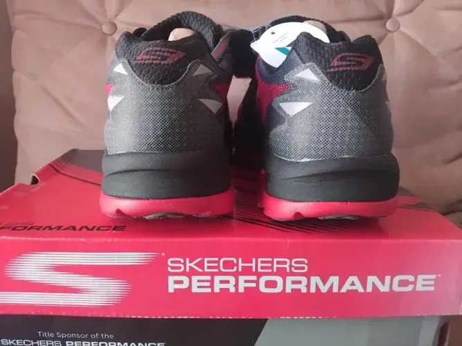 Tênis Skechers GO Run Ultra R-Road (Original, Nunca usado, na caixa)