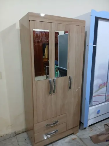 Guarda-Roupa de solteiro com Espelho novo