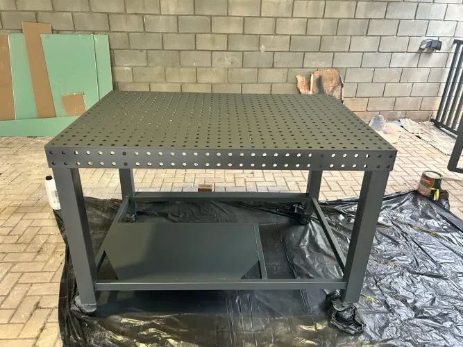 Mesa perfurada para serralheria