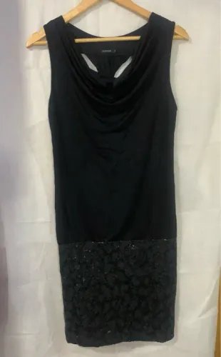 Vestido preto com renda - M officer