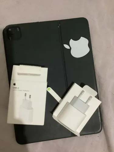 Teclado Original Apple Smart keyboard iPad + Carregador Original Apple 20w Novo!