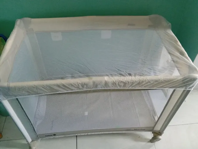 Berço Mini Play Safety 1st com Tela