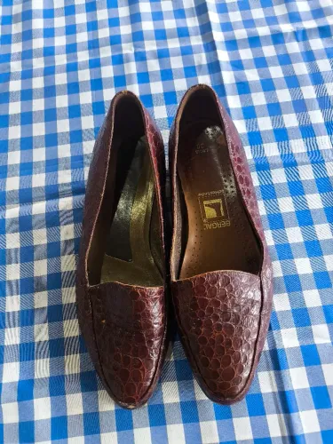 Sapatos Bally Feminino em couro marrom