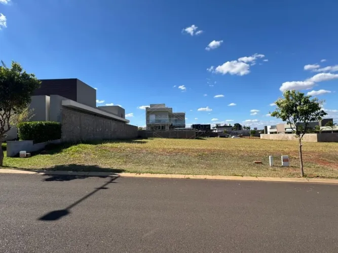 Venda de Terreno / Condomínio na cidade de Araraquara