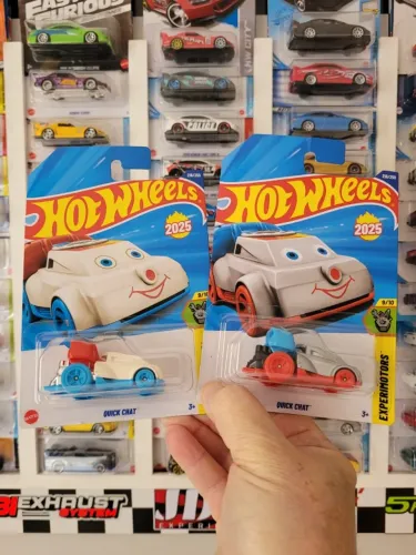 Dupla Quick Chat Toy Story o Branco e o Prata Temático Hot Wheels.