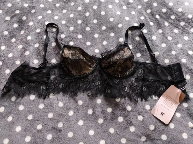 Cropped de renda Preto Marca LF - Tamanho P