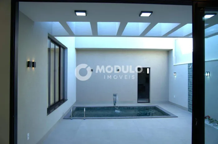 CASA DE CONDOMÍNIO à venda, 3 quartos, 3 suítes, 4 vagas, NOVO MUNDO - Uberlândia/MG