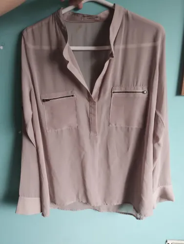 Camisa Feminina Bege Com Bolsos