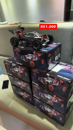 Carro profissional de controle remoto 4x4