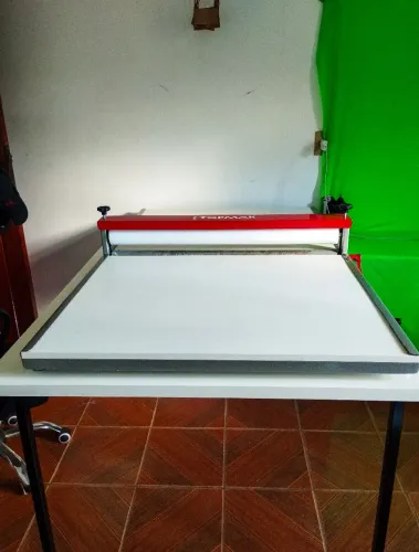 Máquina de corte e vinco manual 