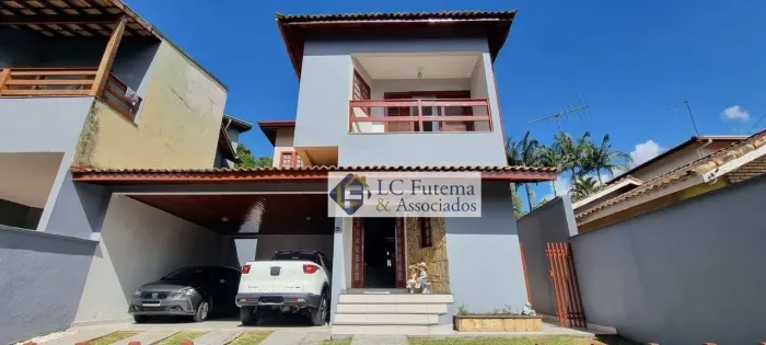 Casa em Condomínio em Granja Viana