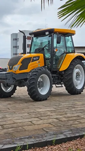 A950 Valtra ano 2016 com reversor 12F+12R
