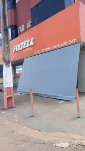 Toldo retrátil sob medida em lona PVC para área externa