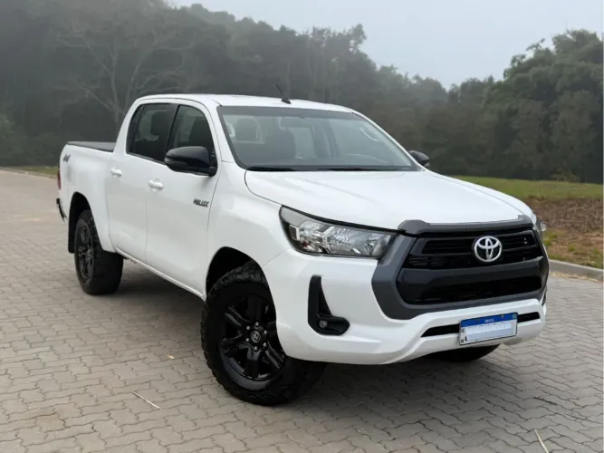 Toyota Hilux SR 4x4 2021 