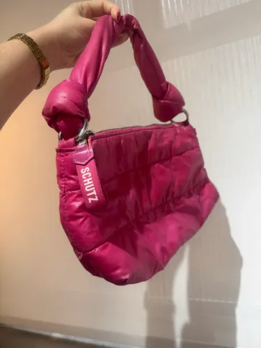 Bolsa Schutz Pink Puffy