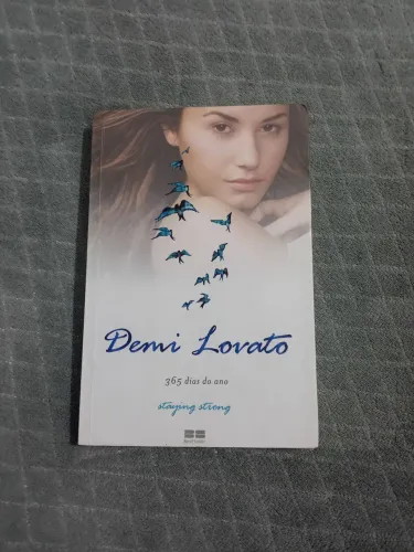 Livro Demi Lovato - 365 Dias do Ano (Staying Strong)