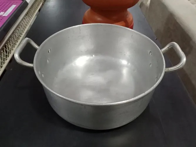 Panela de Alumínio Antiga 