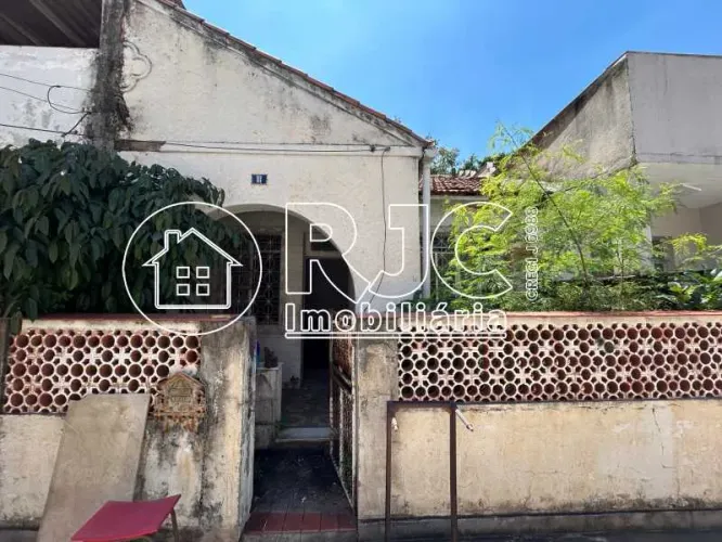 Casa de Vila : Linear / Residencial / Engenho Novo