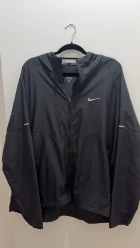 Casaco corta vento nike preto